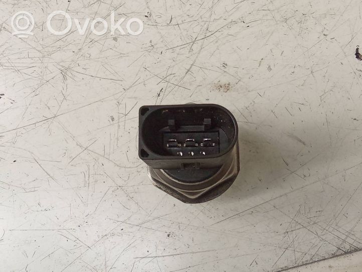 Volkswagen Touareg II Fuel pressure sensor 059130758J