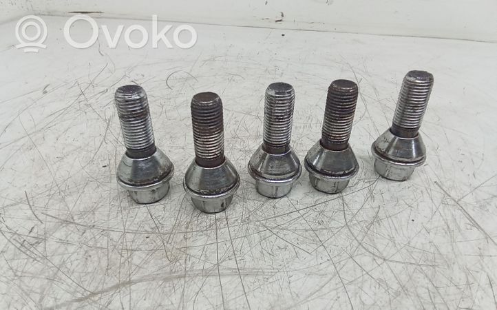 Volvo XC60 Nuts/bolts 