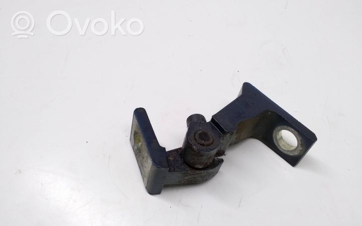 Volkswagen Touareg II Front door lower hinge 8K0831401A