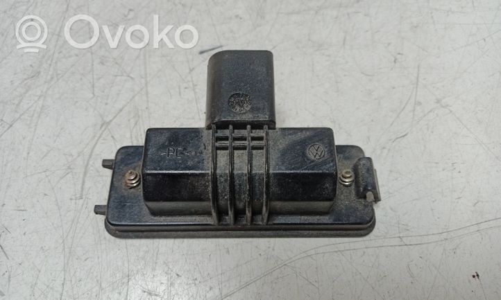 Volkswagen Polo Lampa oświetlenia tylnej tablicy rejestracyjnej 1J6943021