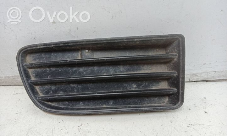 Mitsubishi Carisma Grille inférieure de pare-chocs avant XR384228RH