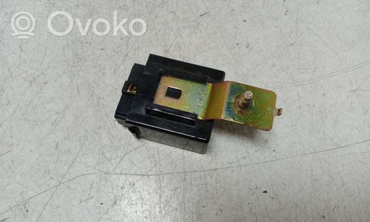 Subaru Forester SF Window wiper relay RK0098