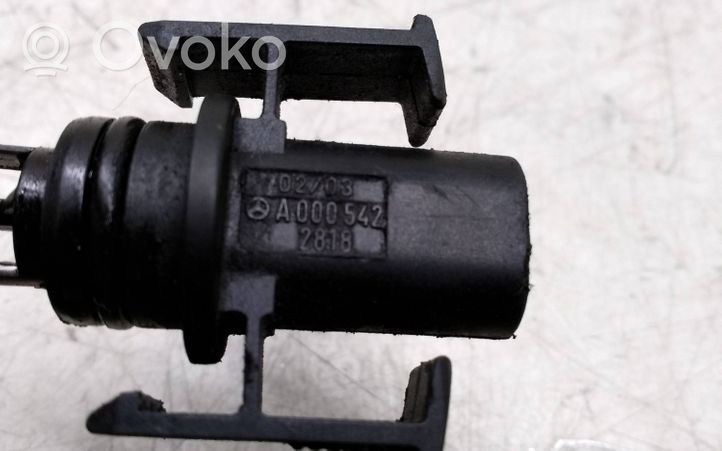 Mercedes-Benz C W203 Sonde de température de liquide de refroidissement A0005422818