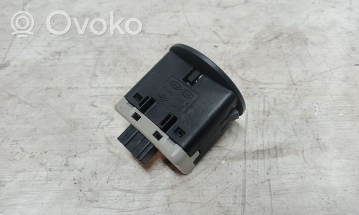 KIA Sportage Passenger airbag on/off switch 