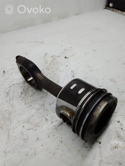 Peugeot 508 Piston with connecting rod 