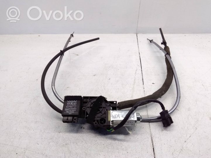 Audi A8 S8 D3 4E Takaoven verhomoottori. 4E0861963