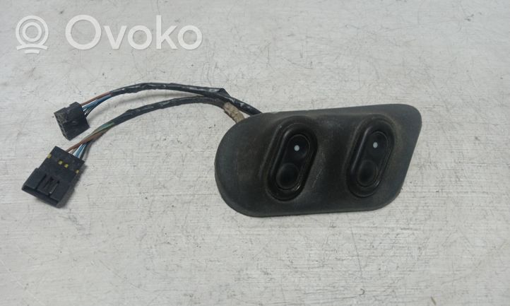 Opel Tigra A Przyciski szyb 90482203