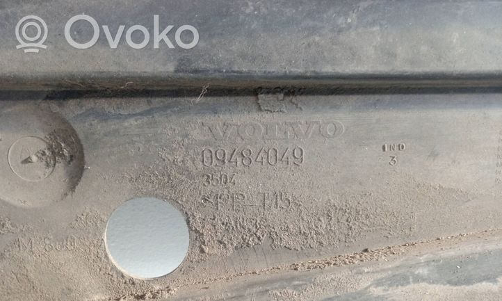 Volvo XC70 Osłona pod zderzak przedni / Absorber 09484049