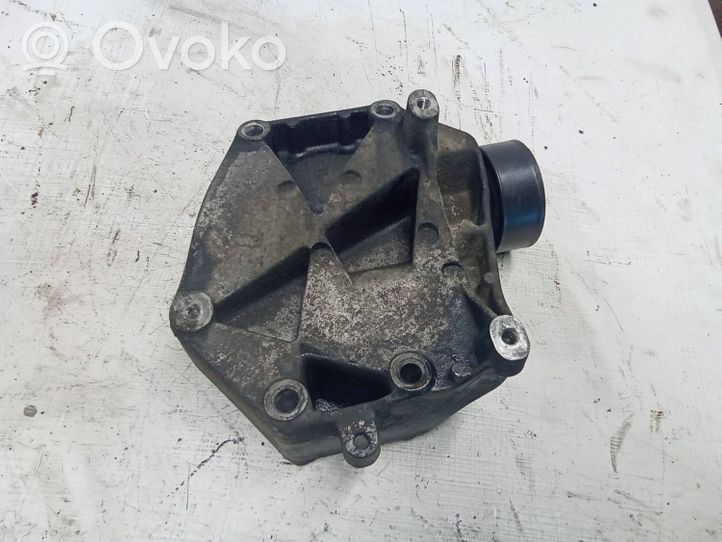 Opel Vectra C Support de générateur / alternateur 55187675