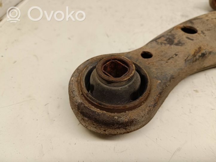 Toyota Avensis T220 Front lower control arm/wishbone 