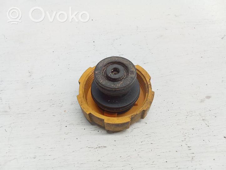 Opel Vectra C Vase d'expansion / bouchon de réservoir de liquide de refroidissement 