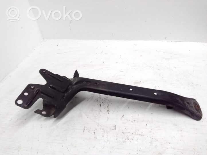 Volkswagen Touareg I Radiator support slam panel bracket 7L0805799