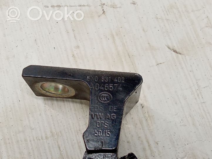 Volkswagen Tiguan Front door upper hinge 5N0831402