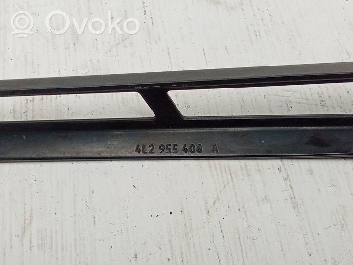 Audi Q7 4L Priekinio stiklo valytuvų kojelė 4L2955408A