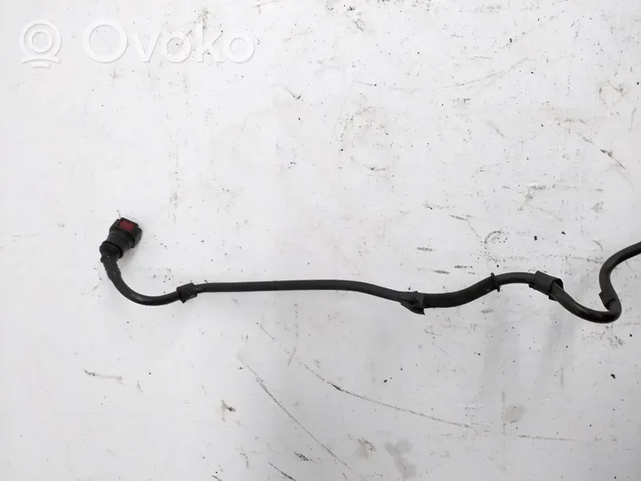 Opel Vivaro Fuel line/pipe/hose 175109099R