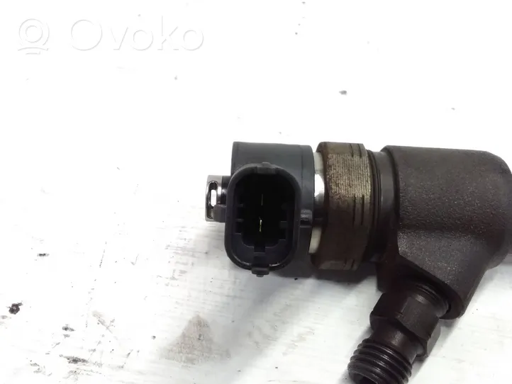 Fiat 500L Injecteur de carburant 0445110351