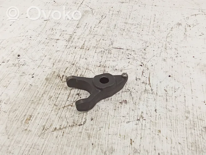 Toyota Corolla Verso E121 Support de pince d'injecteur de carburant 