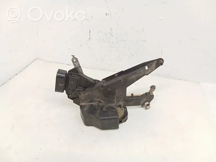 Toyota Corolla Verso E121 Front door lock 