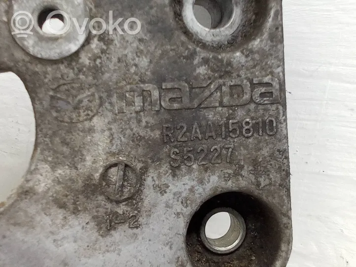 Mazda 3 II A/C-kompressorin kannatin R2AA15810