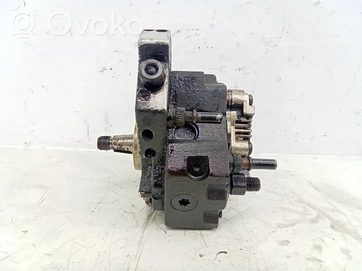 Opel Vivaro Fuel injection high pressure pump 8200108225