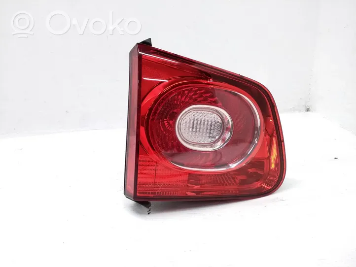 Volkswagen Tiguan Lampy tylnej klapy bagażnika 5N0945093C