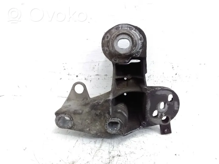 Audi A4 S4 B6 8E 8H Support de barre stabilisatrice avant 8E0199352F