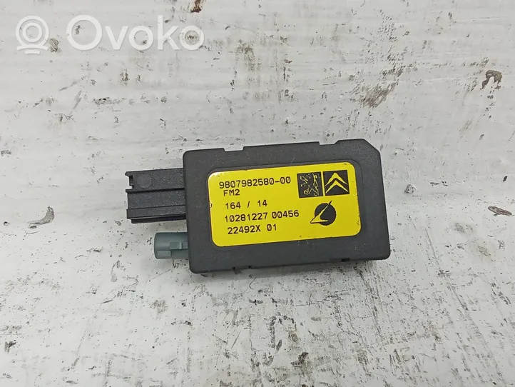 Citroen C4 Grand Picasso Amplificateur d'antenne 9807982580