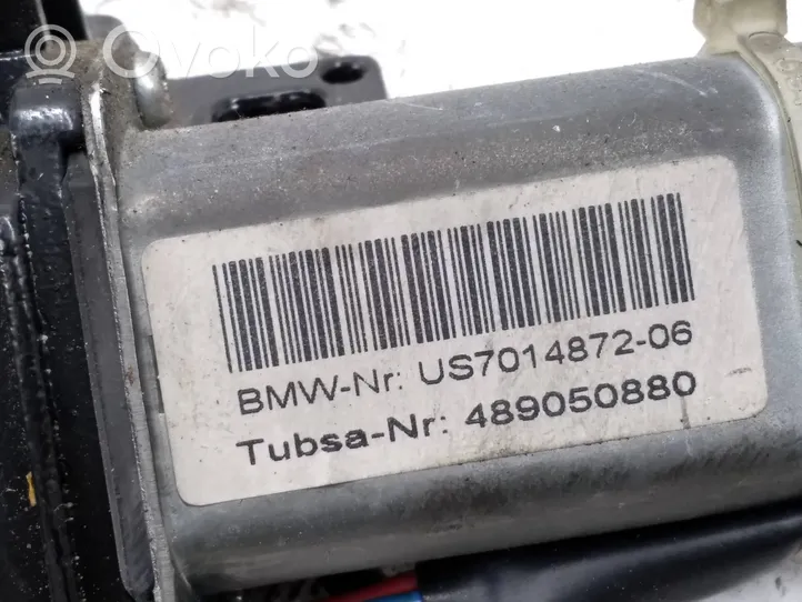 BMW 7 E65 E66 Aizmugurējā pārsega pievilcējs 489050880