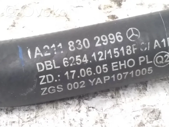 Mercedes-Benz CLS C219 Tuyau de liquide de refroidissement moteur A2118302996