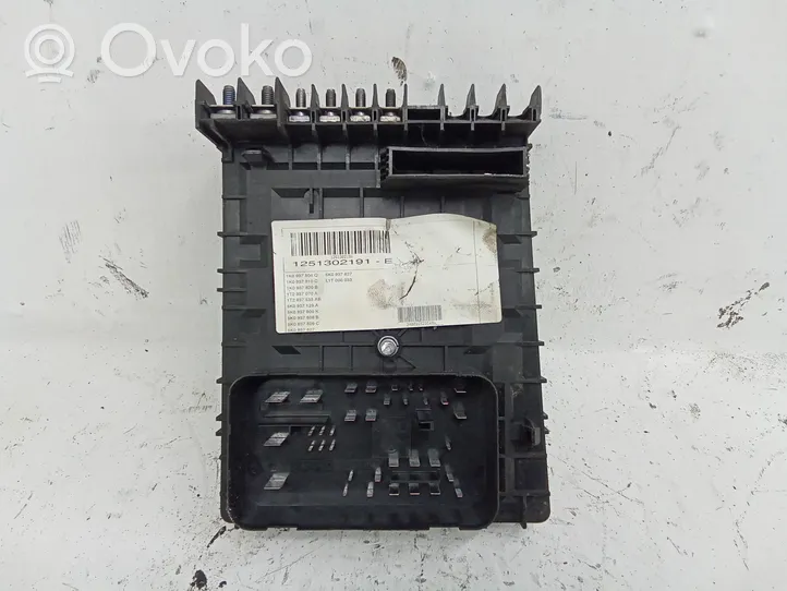 Volkswagen Touran II Module de fusibles 1K0937125D