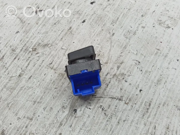 Volkswagen Touran II Central locking switch button 1T0962126B