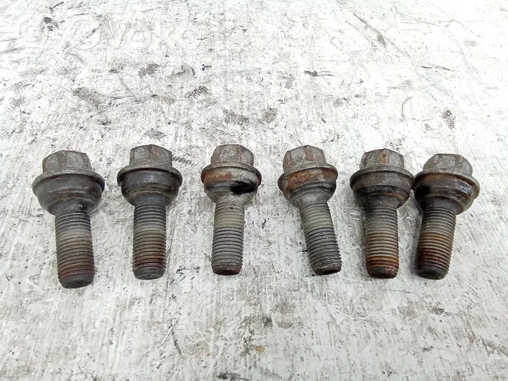 Mercedes-Benz Sprinter W906 Nuts/bolts 