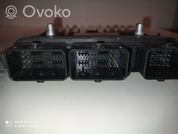 Citroen C5 Sterownik / Moduł ECU 7602LE82490255