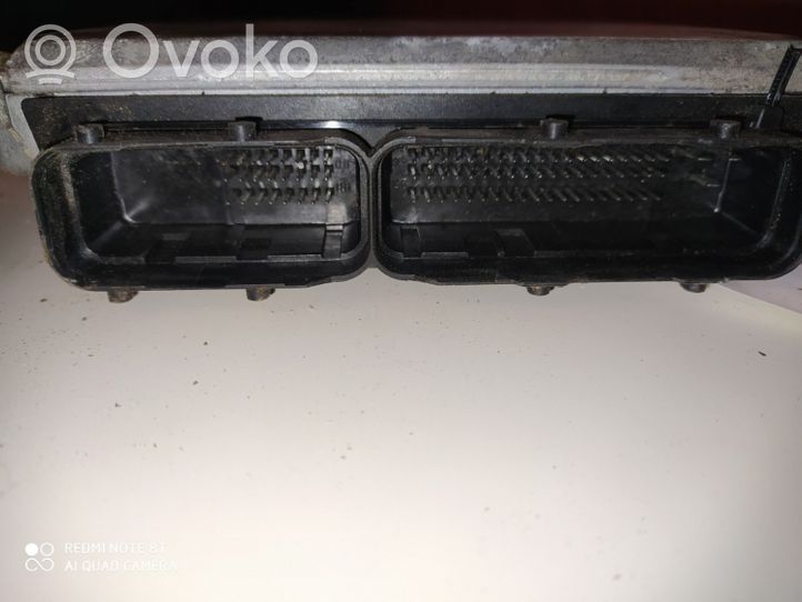 Opel Astra G Calculateur moteur ECU 0281001674