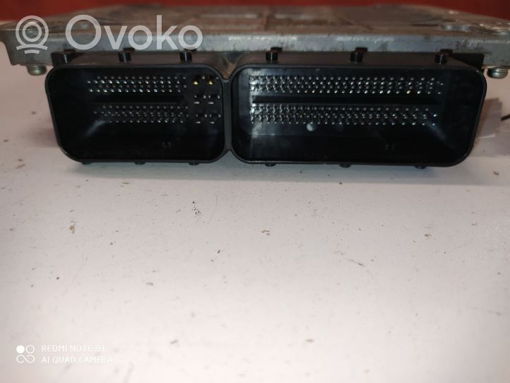 Subaru Legacy Dzinēja vadības bloks 22611AP842