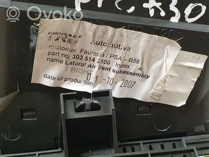 Citroen C4 I Picasso Boczna kratka nawiewu deski rozdzielczej 965962767700