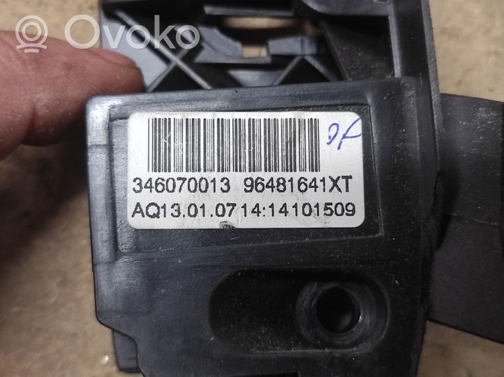 Citroen C4 I Commutateur / bouton de changement de vitesse 96481641XT