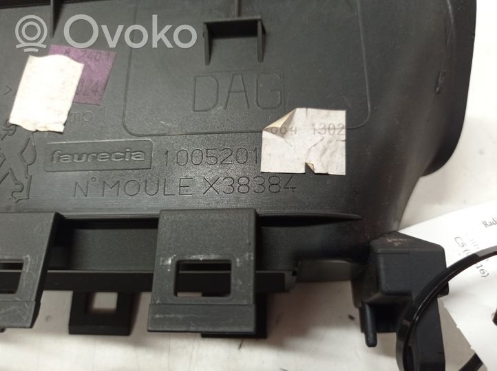 Citroen C5 Radion/GPS-laitteen pääyksikön kehys 9660525577