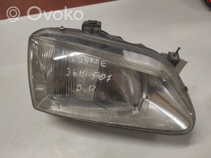 Renault Megane I Lampa przednia 4706