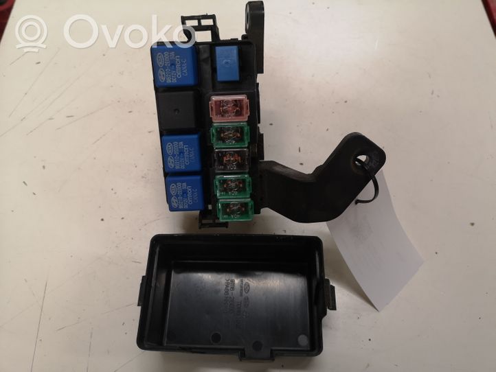 Hyundai Santa Fe Relay mounting block N914262B12400