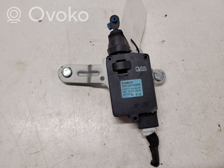 Hyundai Santa Fe Central locking motor 957502B000