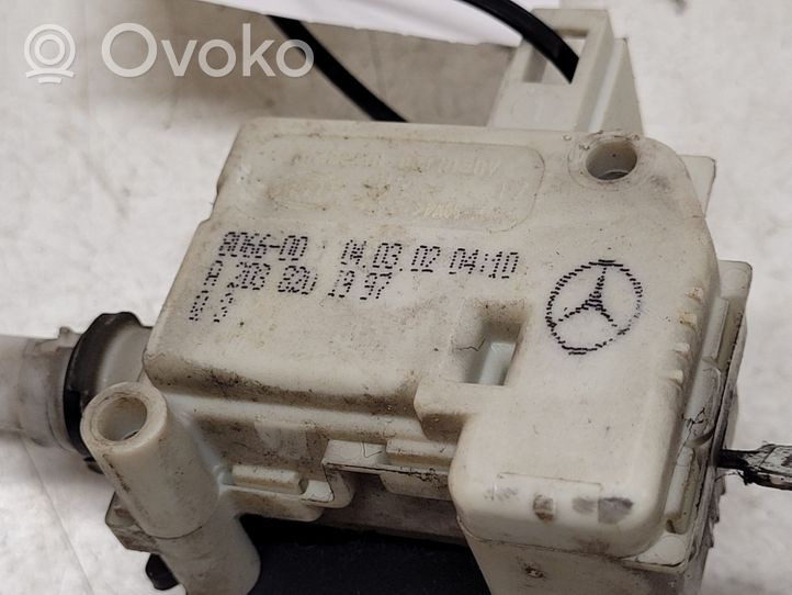 Mercedes-Benz C W203 Moteur de verrouillage trappe à essence A2038201997