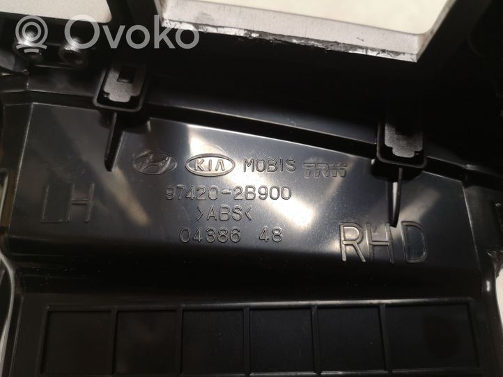 Hyundai Santa Fe Dysze / Kratki środkowego nawiewu deski rozdzielczej 974202B900