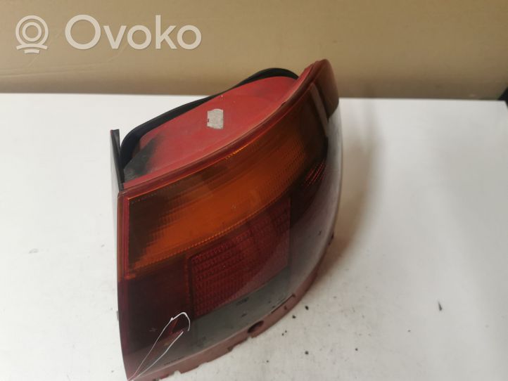 Audi A4 S4 B5 8D Lampa tylna 8D0945096