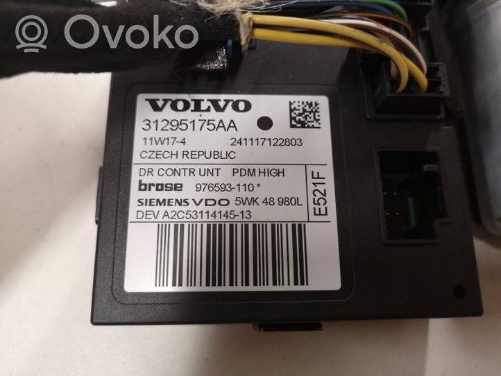 Volvo C30 Motorino alzacristalli della portiera anteriore 979038100