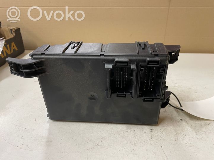 Opel Corsa D Module de fusibles 401154265