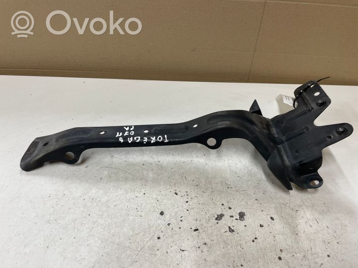 Volkswagen Touareg I Radiator support slam panel bracket 7L0805799