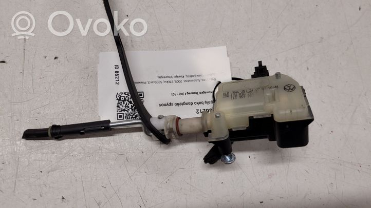 Volkswagen Touareg I Moteur de verrouillage trappe à essence 1J0810773D