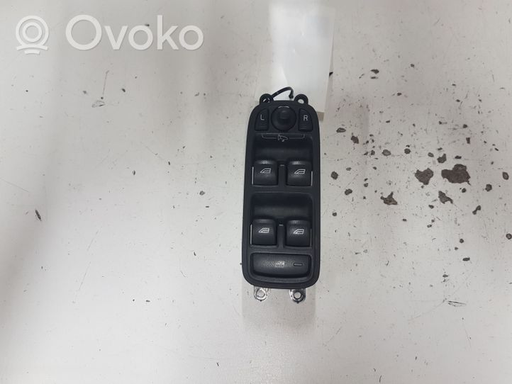 Volvo XC60 Przyciski szyb 31334346