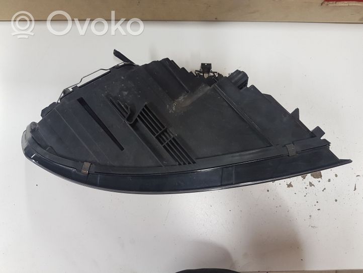 Volvo V50 Lampa przednia 31299589